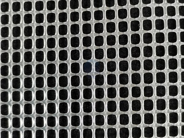 RO feed space with square holes