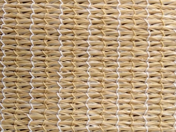 Round-flat wire warp knitted net